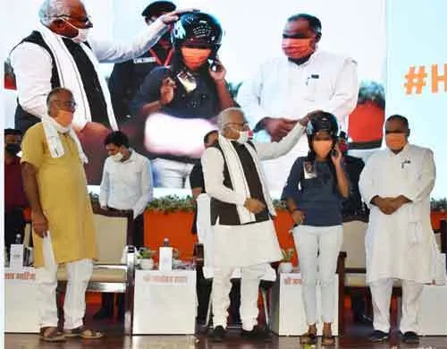 हरियाणा: अब छात्राओं के कॉलेजों में बनेंगे पासपोर्ट और ड्राईविंग लाइसेंस