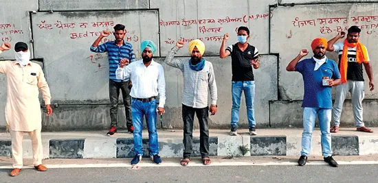 सरकार ने सार्वजनिक भीड़ पर लगाई रोक