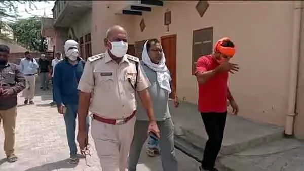 पत्नी और पुत्रवधु को उतारा मौत के घाट