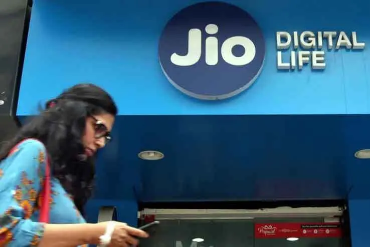 जियो का सस्ता स्मार्टफोन फोन चीनी कंपनियों के लिए होगा चुनौती