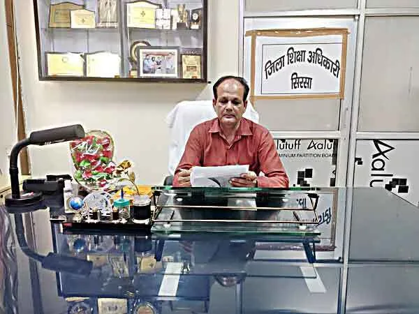 बारहवीं में भी सरकारी स्कूलों के छोरे-छोरियों ने गाड़े सफलता के झंडे