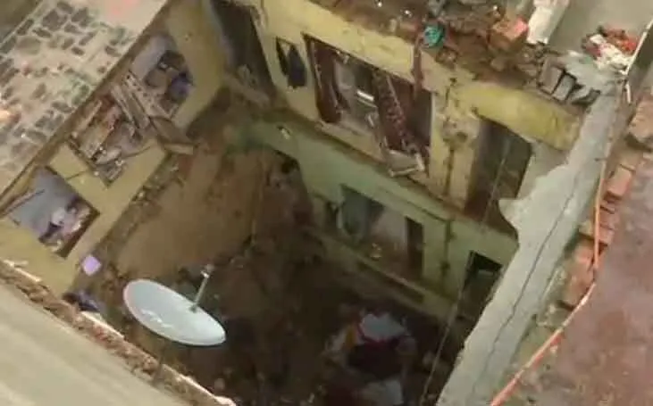 अमृतसर में बारिश से इमारत गिरी, तीन की मौत