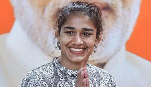 दंगल गर्ल बबीता फौगाट को खेल विभाग में मिले बड़े पद से छिड़ा विवाद