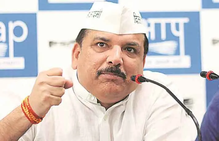 लखनऊ में हूं, गिरफ्तार करे योगी सरकार : संजय सिंह