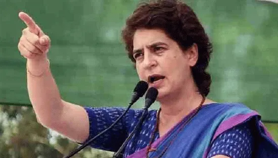 यूरिया की कालाबाज़ारी रोके योगी सरकार: प्रियंका