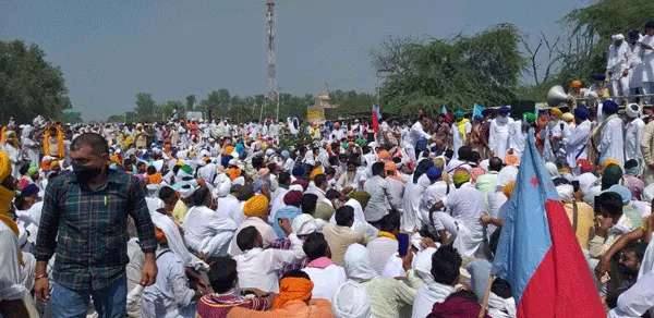 कृषि अध्यादेश के विरोध में सड़कों पर उतरे किसान, किया जाम
