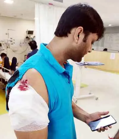 बदमाशों ने इंस्पेक्टर को मारी गोली, हमलावर फरार