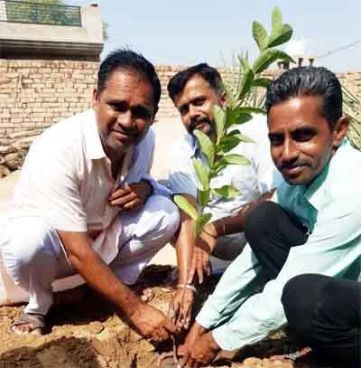 महापरोपकार दिवस पर किया पौधारोपण