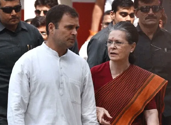 सोनिया इलाज के लिए राहुल के साथ अमेरिका रवाना