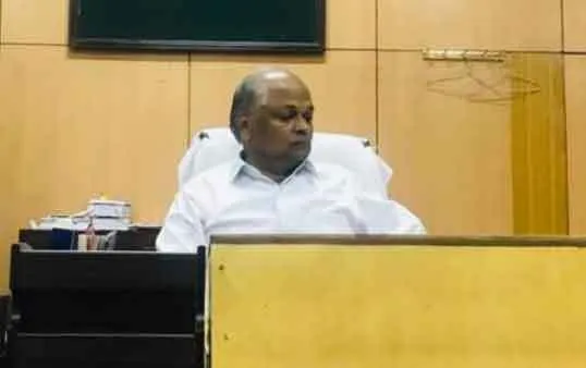 बाबरी विध्वंस केस: फैसले के बाद आज ही रिटायर होंगे स्पेशल जज सुरेंद्र कुमार