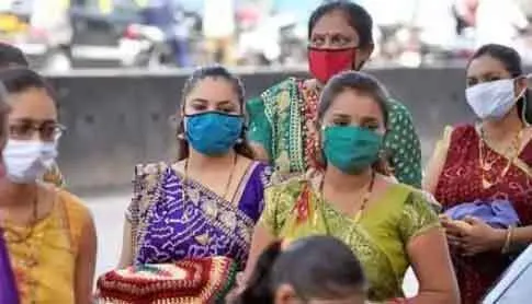 त्यौहारों पर भारी पड़ रही कोरोना की मार