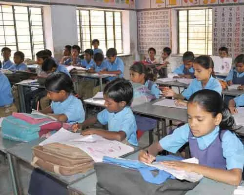 अब गरीब बच्चों को मिलेगी अंग्रेजी माध्यम की शिक्षा