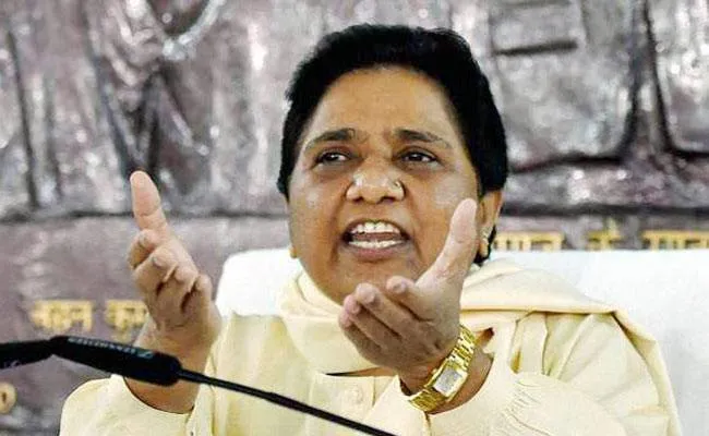 कानून व्यवस्था सुधारने पर ध्यान दे योगी सरकार : मायावती