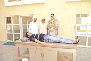 Dera Followers donating blood on the occasion of Parmarthi Diwas 2020 - Sach Kahoon News Coverage