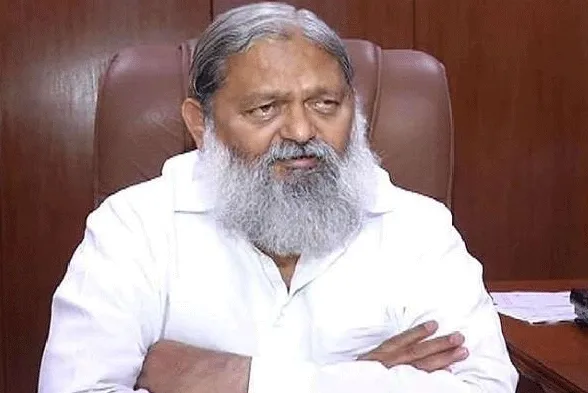 हरियाणा से कबूतरबाजी को जड़ से खत्म करेंगे: विज