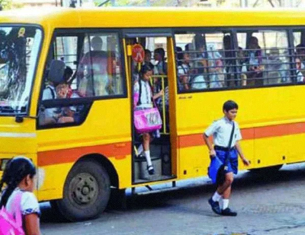 बिना रिकॉर्ड माफ कर दिया स्कूल बसों का टैक्स
