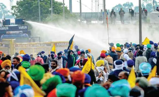 दिल्ली कूच पर अड़े किसान