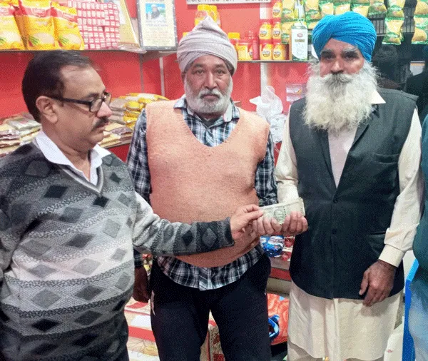 डेरा श्रद्धालु धन्ना इन्सां ने ईमानदारी की मिसाल कायम की