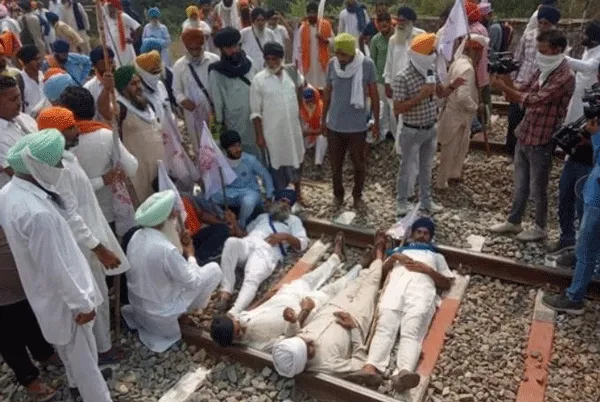किसान बदलें आंदोलन की रीति-नीति