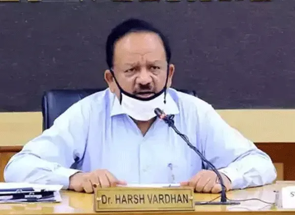 कोरोना को नियंत्रित करने में लोगों की भी है जिम्मेदारी: हर्षवर्धन