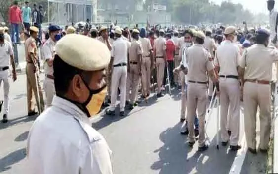 निकिता हत्याकांड को लेकर हुई पंचायत में हंगामा, राष्ट्रीय राजमार्ग किया जाम, पुलिस ने किया लाठीचार्ज
