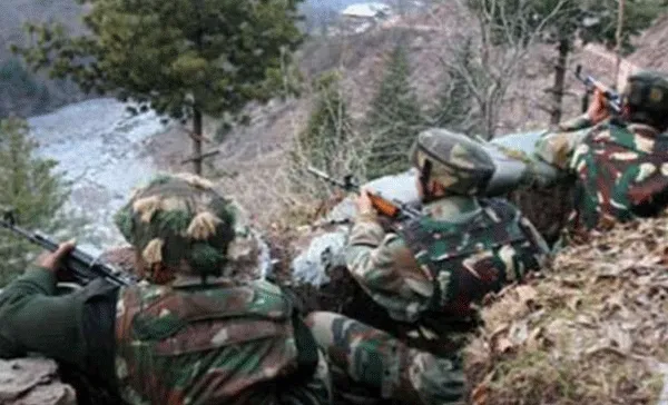 पाकिस्तान ने की सीमा पर फायरिंग, चार जवान शहीद, तीन नागरिकों की मौत
