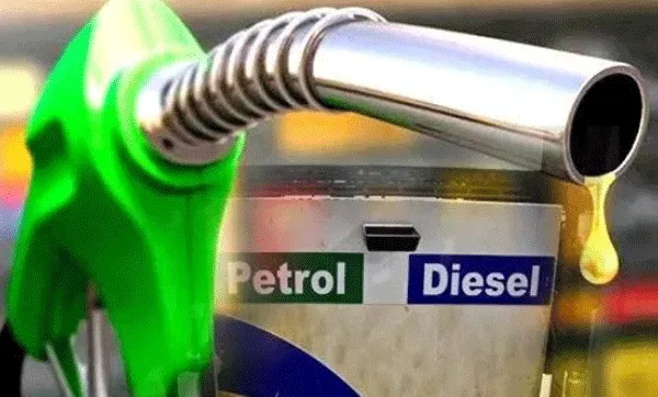 पेट्रोल-डीजल के दाम लगातार 31वें दिन स्थिर