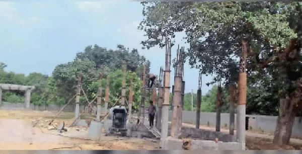 मुख्यमंत्री घोषणा में करोड़ों के काम अटके