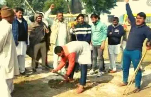 किसानों ने खोद डाला दुष्यंत चौटाला के लिए बनाया गया हेलीपैड