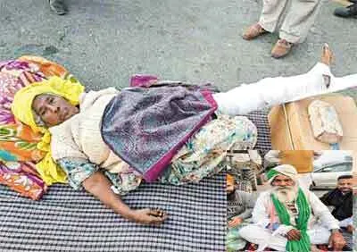किसान आंदोलन: बुजुर्ग महेन्द्र कौर व कर्म सिंह के जज्बे के सलाम