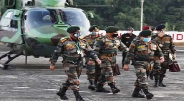 जनरल नरवणे ने किया एलएसी से लगे अग्रिम क्षेत्रों का दौरा