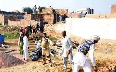  ठंड में छत मिलने से बुजुर्ग महिला ने जताया साध-संगत का आभार