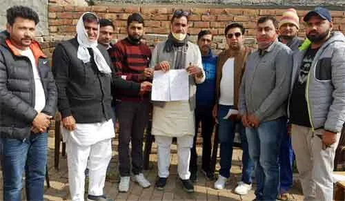 खून से लिखा-रद्द किए जाएं तीनों कृषि कानून