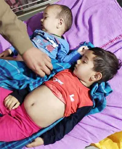 महिला सहित दो बच्चों की कुंड में गिरने से मौत