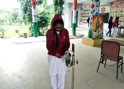 सोमवार को फिर खुले सरकारी व निजी स्कूल
