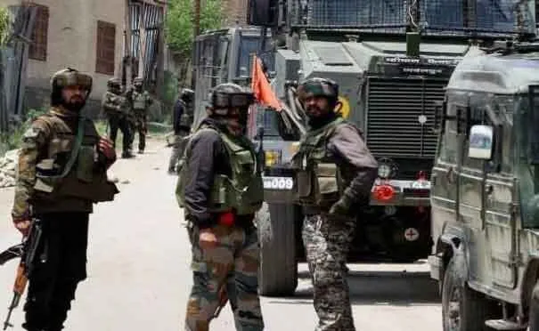 श्रीनगर में आतंकवादी हमला, दो घायल