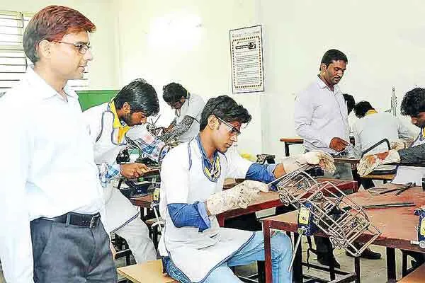 वोकेशनल कोर्स से खोलें बेहतरीन करियर के रास्ते