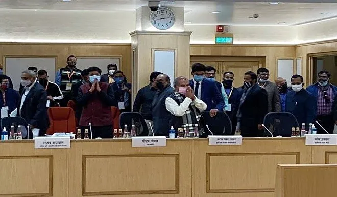 किसान-सरकार की बैठक रही बेनतीजा, कृषि मंत्री ने कहा – इससे बेहतर हम कुछ नहीं कर सकते