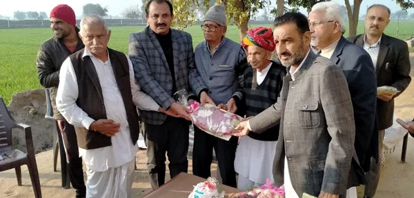100 वें जन्मदिन पर पूर्व विधायक ने किया पौधारोपण