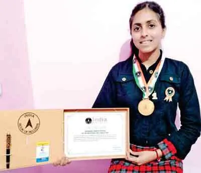 कुरुक्षेत्र की बेटी कनिका ने ढाई घंटे में किए 656 ट्वीट
