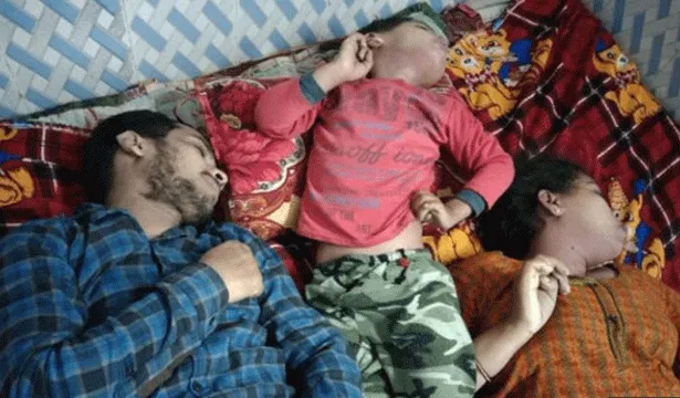 गहरी नींद में थम गई पूरे परिवार की सांसें