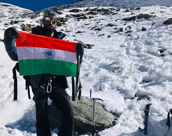 सरसा के दो युवाओं ने दो बार फतह की माउंट फ्रेंडशिप चोटी, लहराया तिरंगा