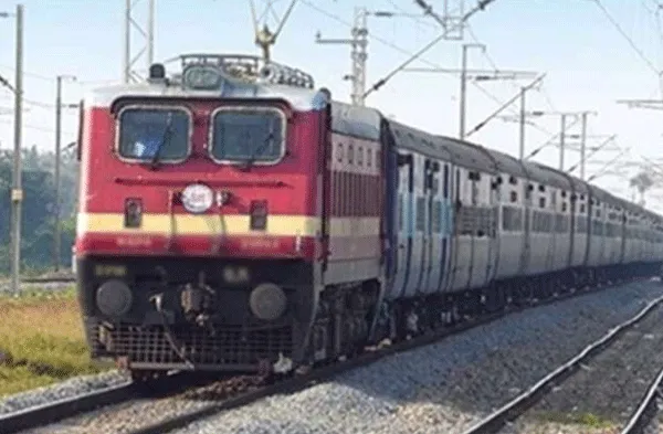 देश भर में आज चार घंटे तक किसान रोकेंगे ट्रेनें