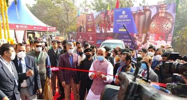 रक्षा मंत्री राजनाथ सिंह ने किया ‘हुनर हाट’ का उद्घाटन