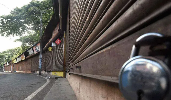 देश के व्यापारी आज हड़ताल पर, ट्रांसपोर्टरों का चक्का जाम