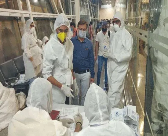 भारत में फिर से क्यों बढ़ रहे हैं कोरोना के मामले