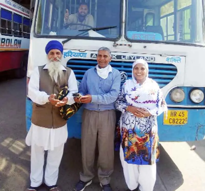 डेरा श्रद्धालु ने पेश की ईमानदारी की मिसाल, लौटाया गुम हुआ पर्स