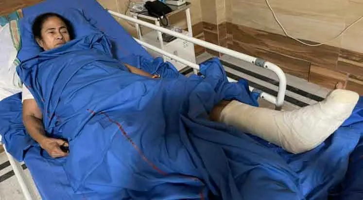 ममता बनर्जी को लगी गंभीर चोटें!