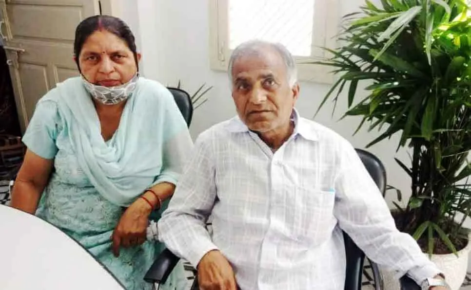डेरा श्रद्धालु ने नोटों से भरा बटुआ लौटाकर पेश की ईमानदारी की मिसाल