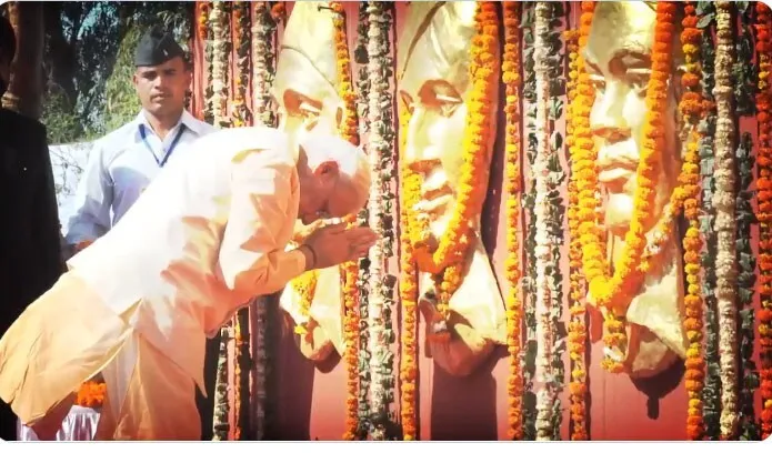 प्रधानमंत्री ने भगत सिंह, सुखदेव और राजगुरू को श्रद्धांजलि अर्पित की
